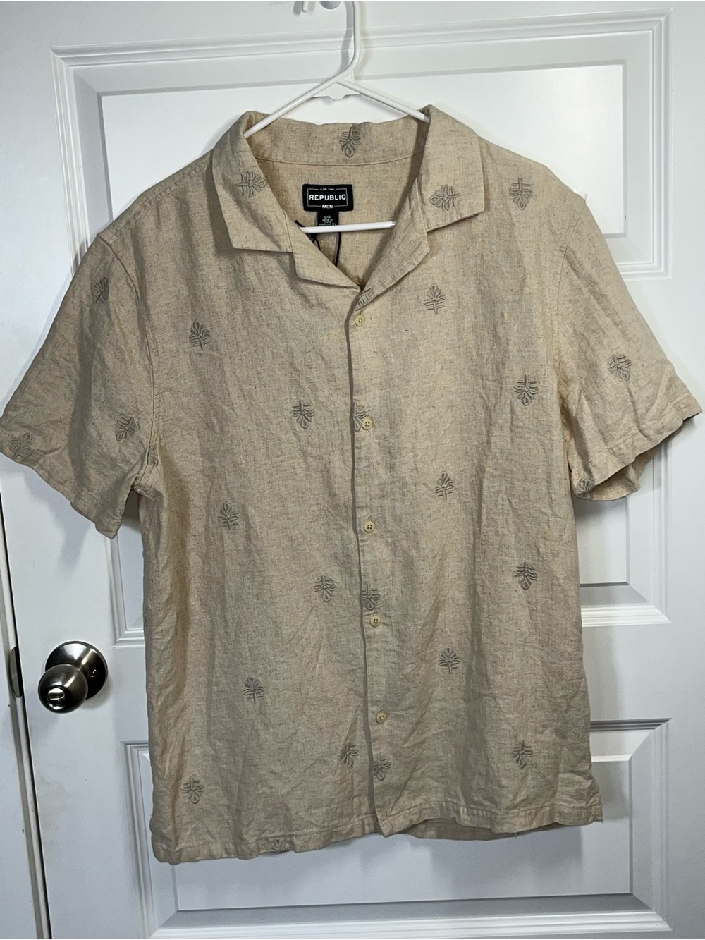 For The Republic Men Large Linen Blend Embroidered Camp Shirt NWT